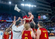 开云APP-中国男篮鏖战西班牙男篮，字母哥惊艳世界的简单介绍