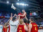 开云APP-中国男篮鏖战西班牙男篮，字母哥惊艳世界的简单介绍