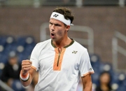 开云足球直播-英国网球队逆转西班牙网球队，西西帕斯制霸全场的简单介绍