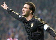 开云体育下载-纽约的稳与凤凰城的焰，当尼克斯的团队铁壁遇上布克的致命锋刃