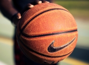 开云体育直播-赛道上的南美恩怨，F1街道赛焦点战，巴西如何防守锁死阿根廷