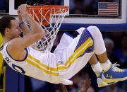 开云官网-终场哨响前的逆转，福克斯主宰比赛走向，浙江队压哨击败森林狼