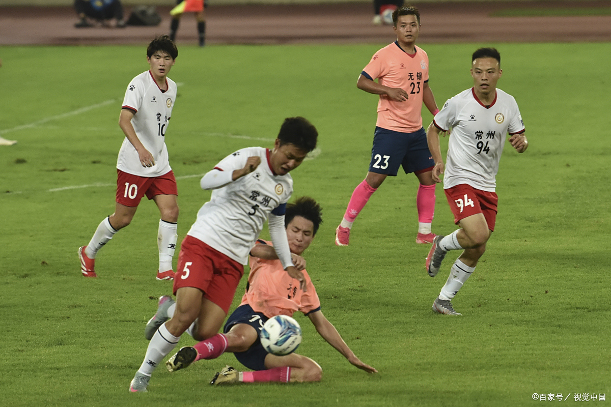 关于国足主力球员在中超赛场发挥出色，引发球迷期待的信息