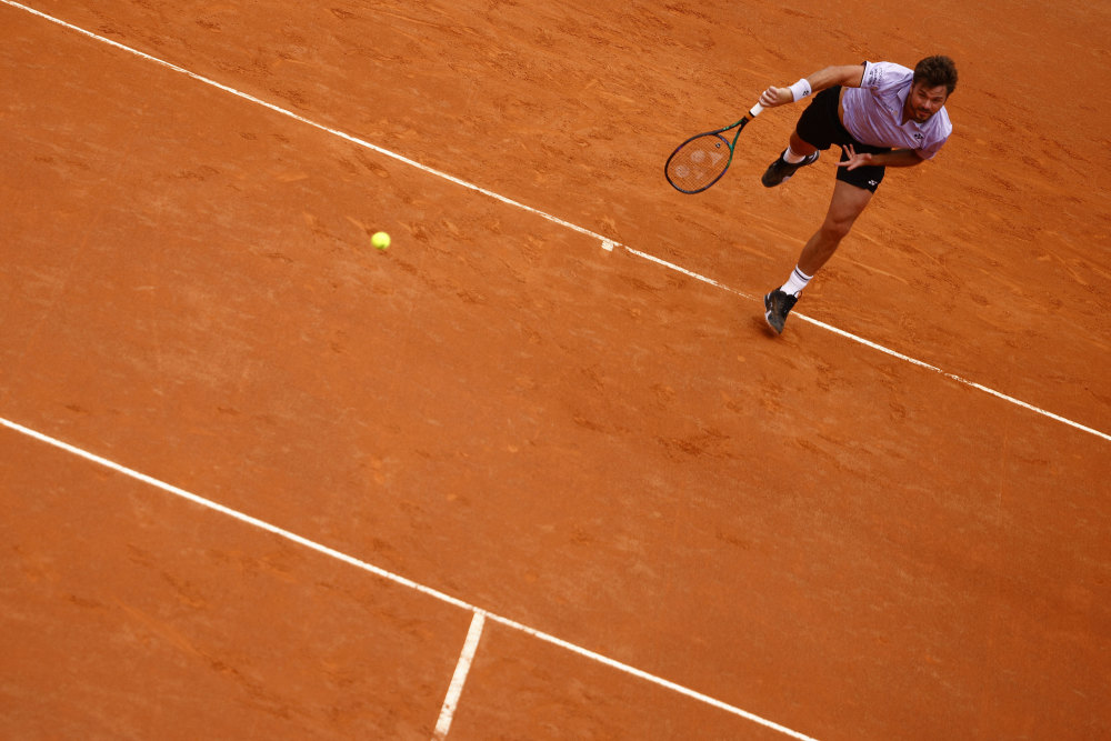 意大利网球队鏖战日本网球队,瓦林卡三分雨点燃全场 意大利网球队鏖战日本网球队,瓦林卡三分雨点燃全场