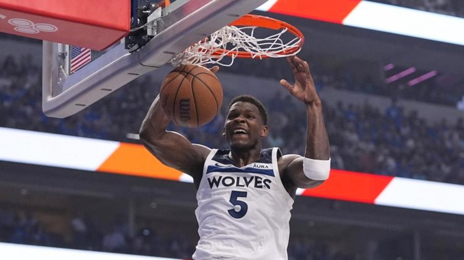 对手实力强劲,球员展现拼搏精神 对手实力强劲,球员展现拼搏精神