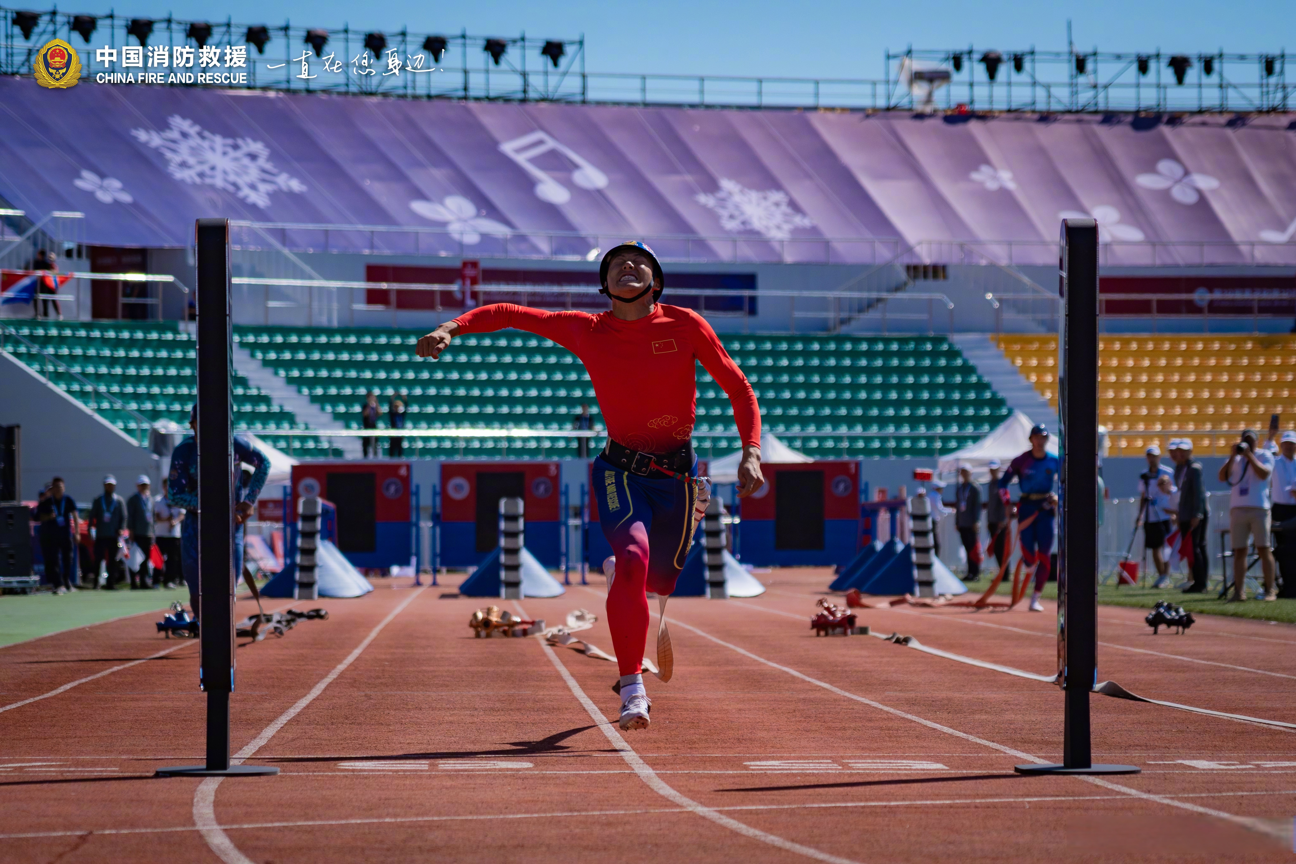 关于体育场上擂台热火朝天,冠军身影尽显风采的信息 关于体育场上擂台热火朝天,冠军身影尽显风采的信息