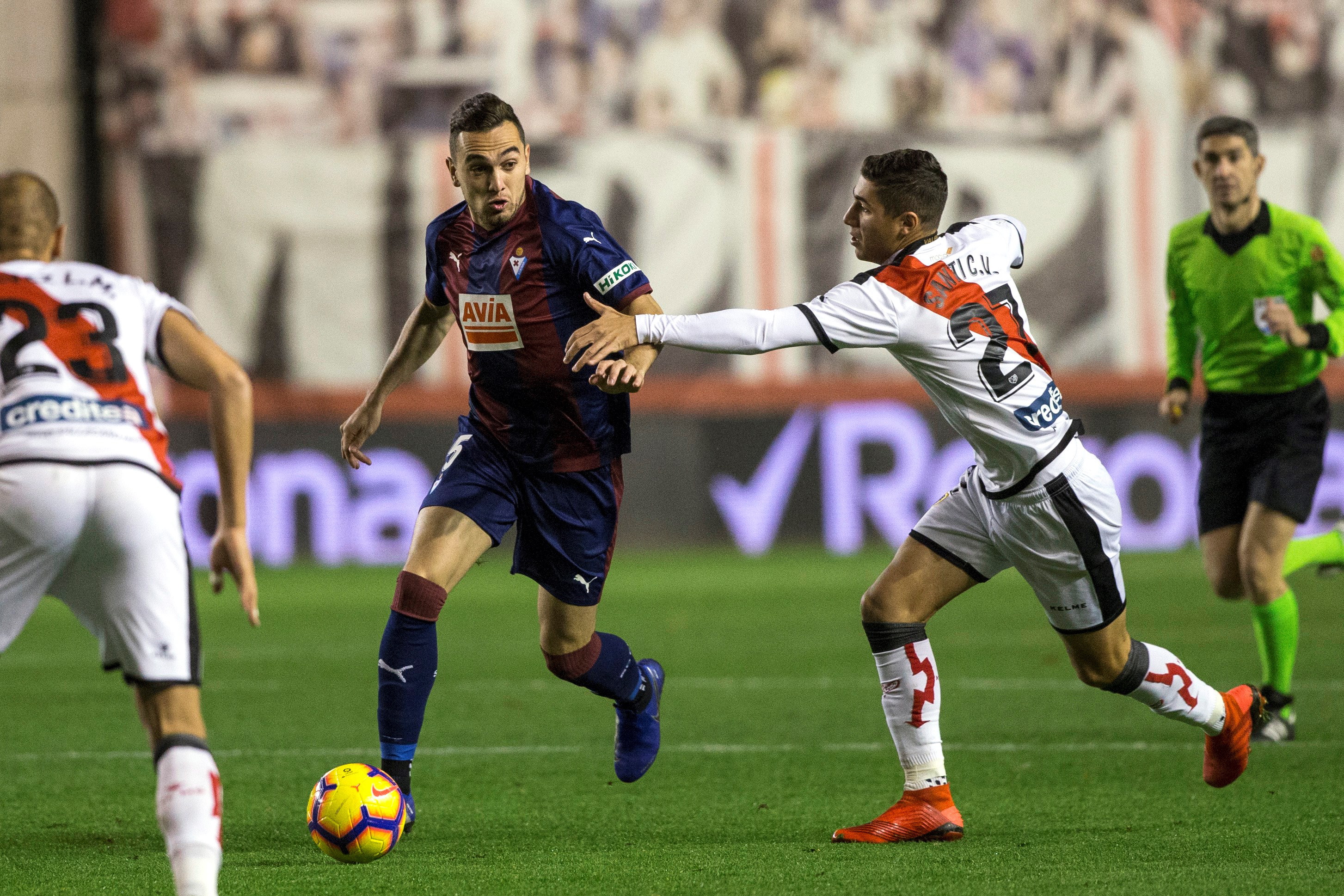 巴列卡诺客场战平埃瓦尔，保持不败纪录的简单介绍