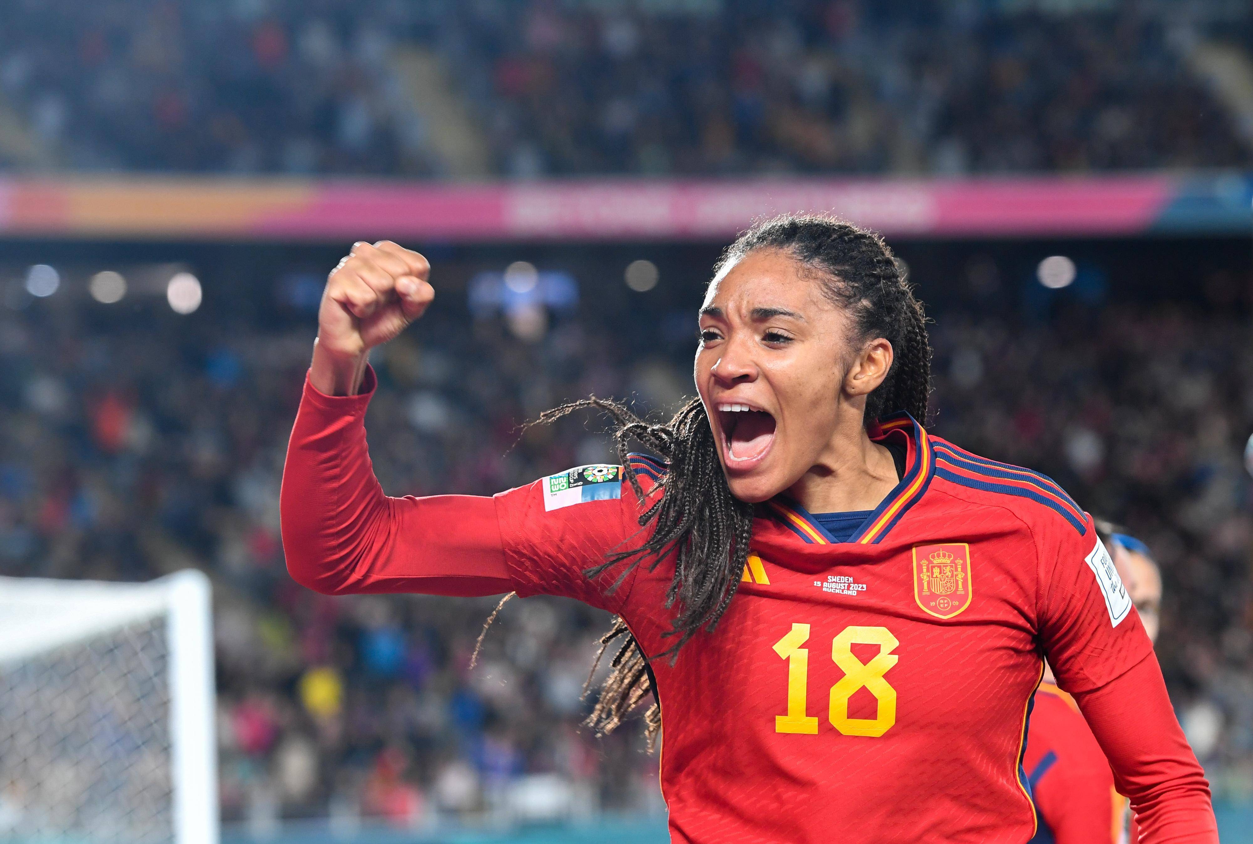 西班牙女足队员技术精湛,实现胜利 西班牙女足队员技术精湛,实现胜利