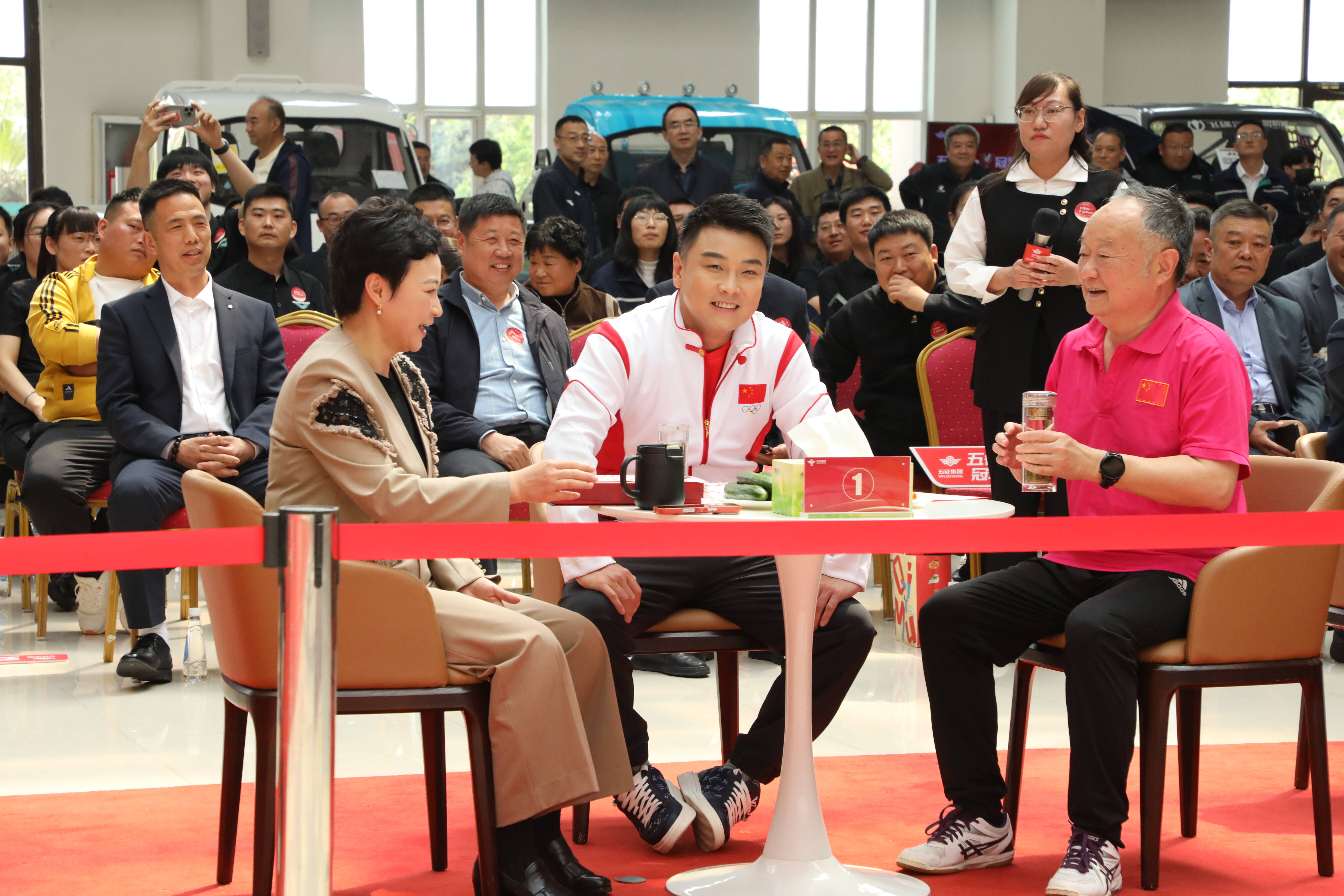 关于英国乒乓球队碾压中国乒乓球队,王皓关键制胜的信息 关于英国乒乓球队碾压中国乒乓球队,王皓关键制胜的信息