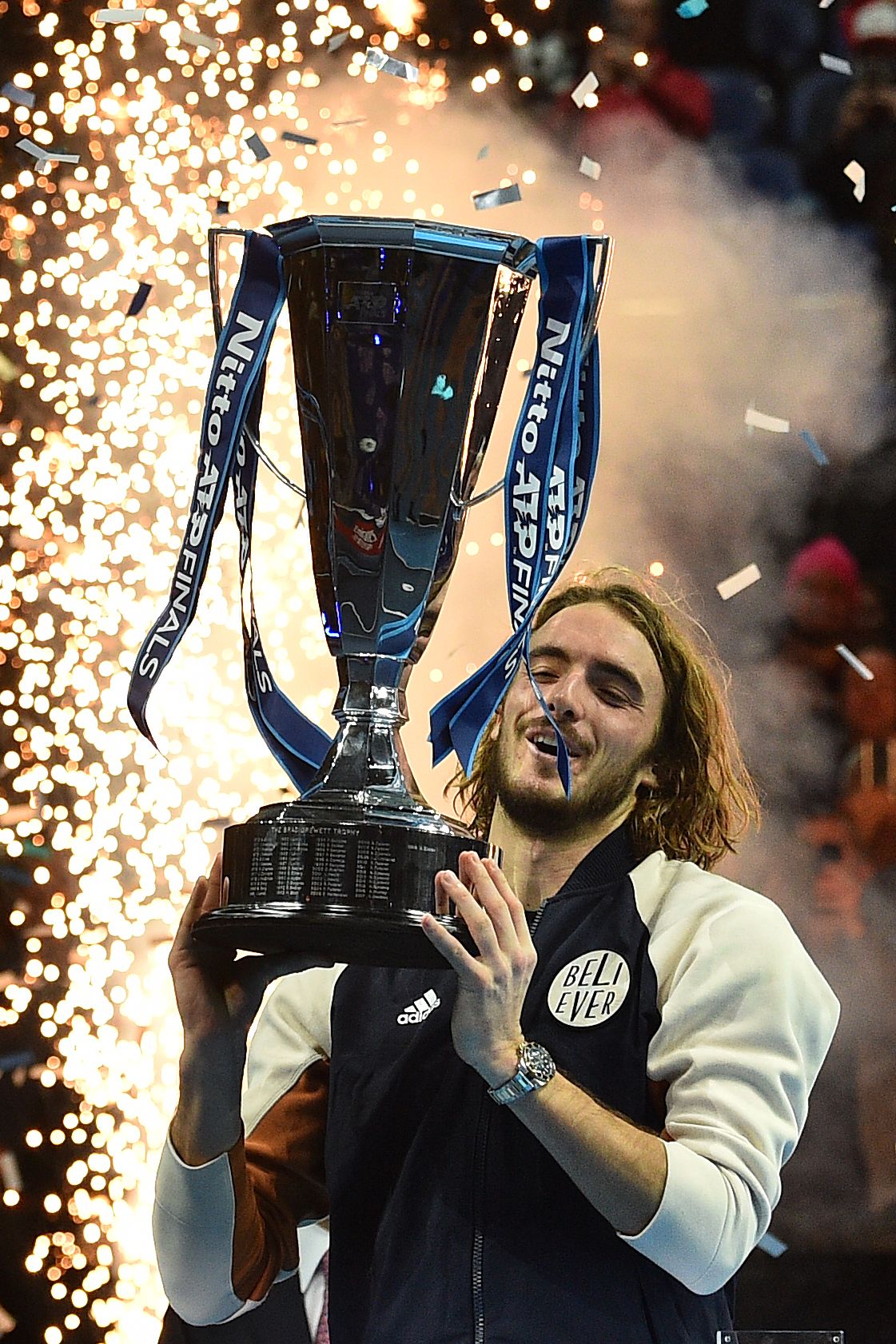 美国网球队血洗西班牙网球队,西西帕斯关键制胜的简单介绍 美国网球队血洗西班牙网球队,西西帕斯关键制胜的简单介绍