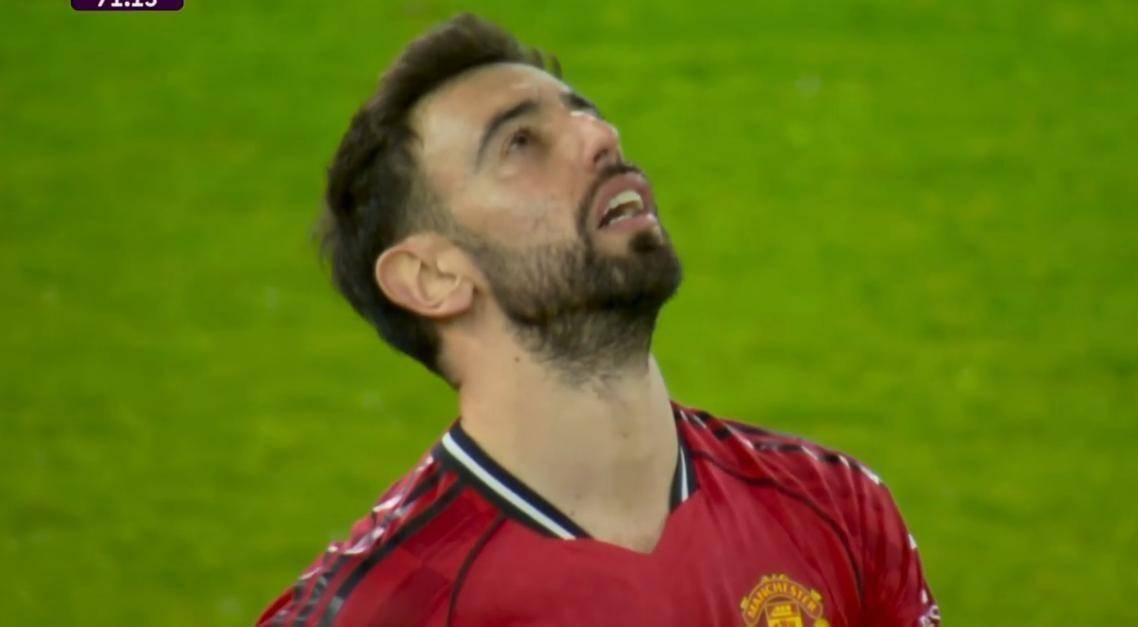 曼联力克葡萄牙,奥亚尔萨瓦尔状态火热的简单介绍 曼联力克葡萄牙,奥亚尔萨瓦尔状态火热的简单介绍