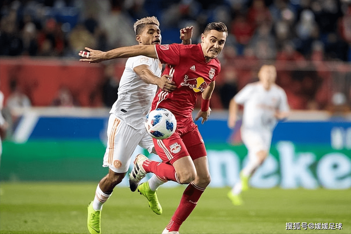 关于沃尔夫斯堡球员团结一致，豪取胜势的信息