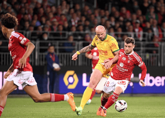 南特主场告捷，主教练战术调整取得成效