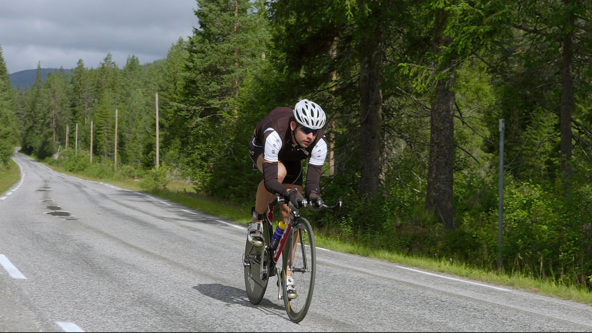欧冠淘汰赛之夜，奥亚尔萨瓦尔发挥堪称完美