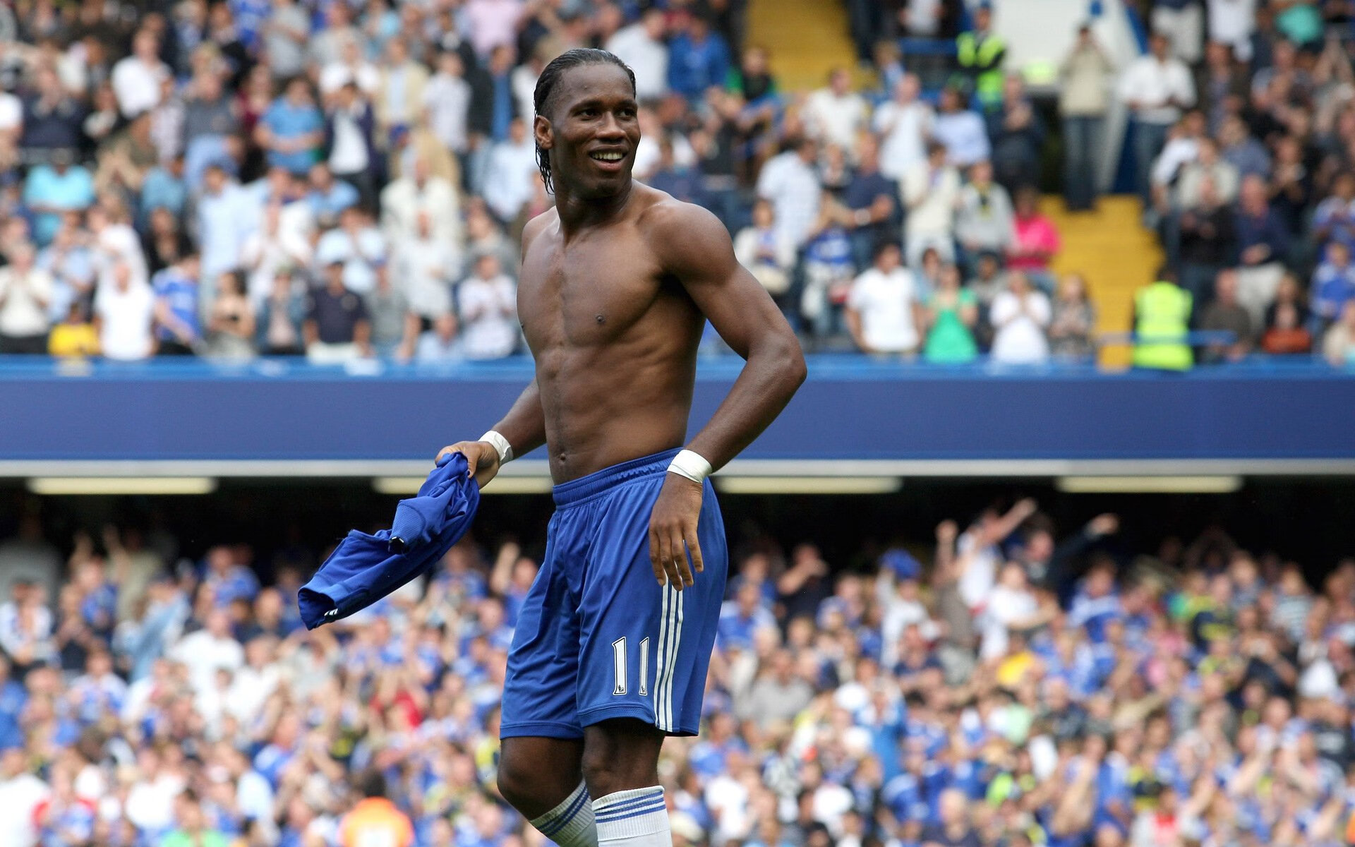 阿什拉夫高光时刻，拜仁绝杀日本背后的战术博弈与个人英雄主义