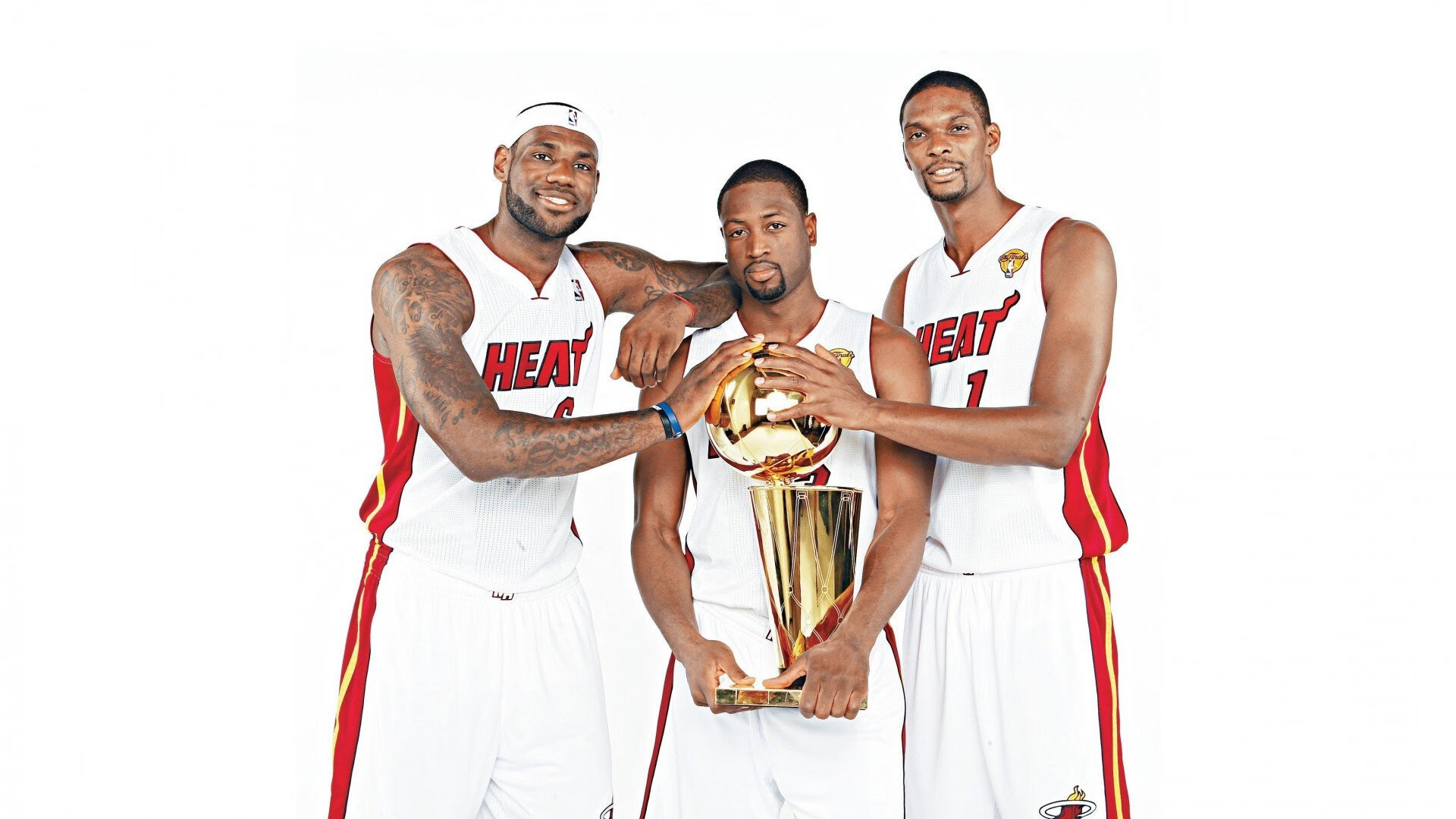 爱德华兹爆发撕裂防线，广东队提前终结悬念，公牛式防守成胜负手